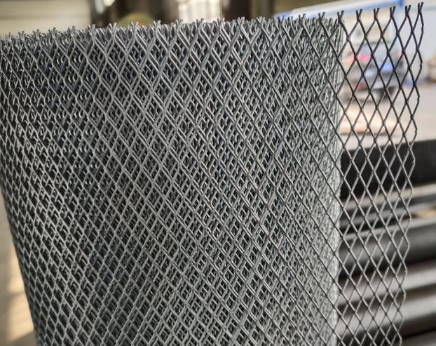 How to ensure the quality of flattened expanded metal in the production process?